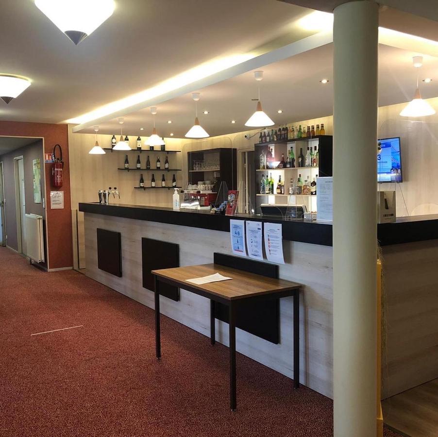 Hotel Altina Pacy-sur-Eure Екстериор снимка