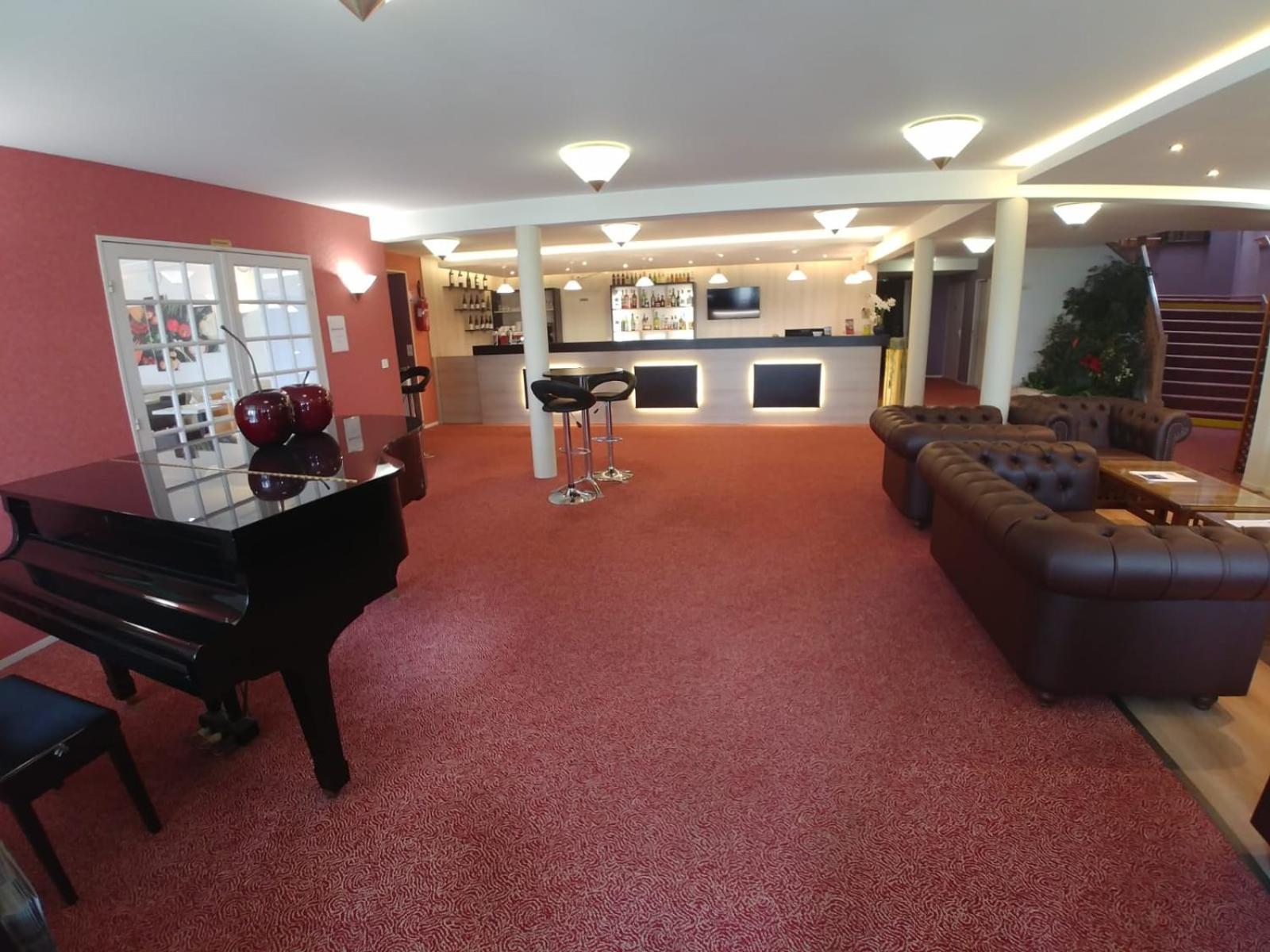 Hotel Altina Pacy-sur-Eure Екстериор снимка