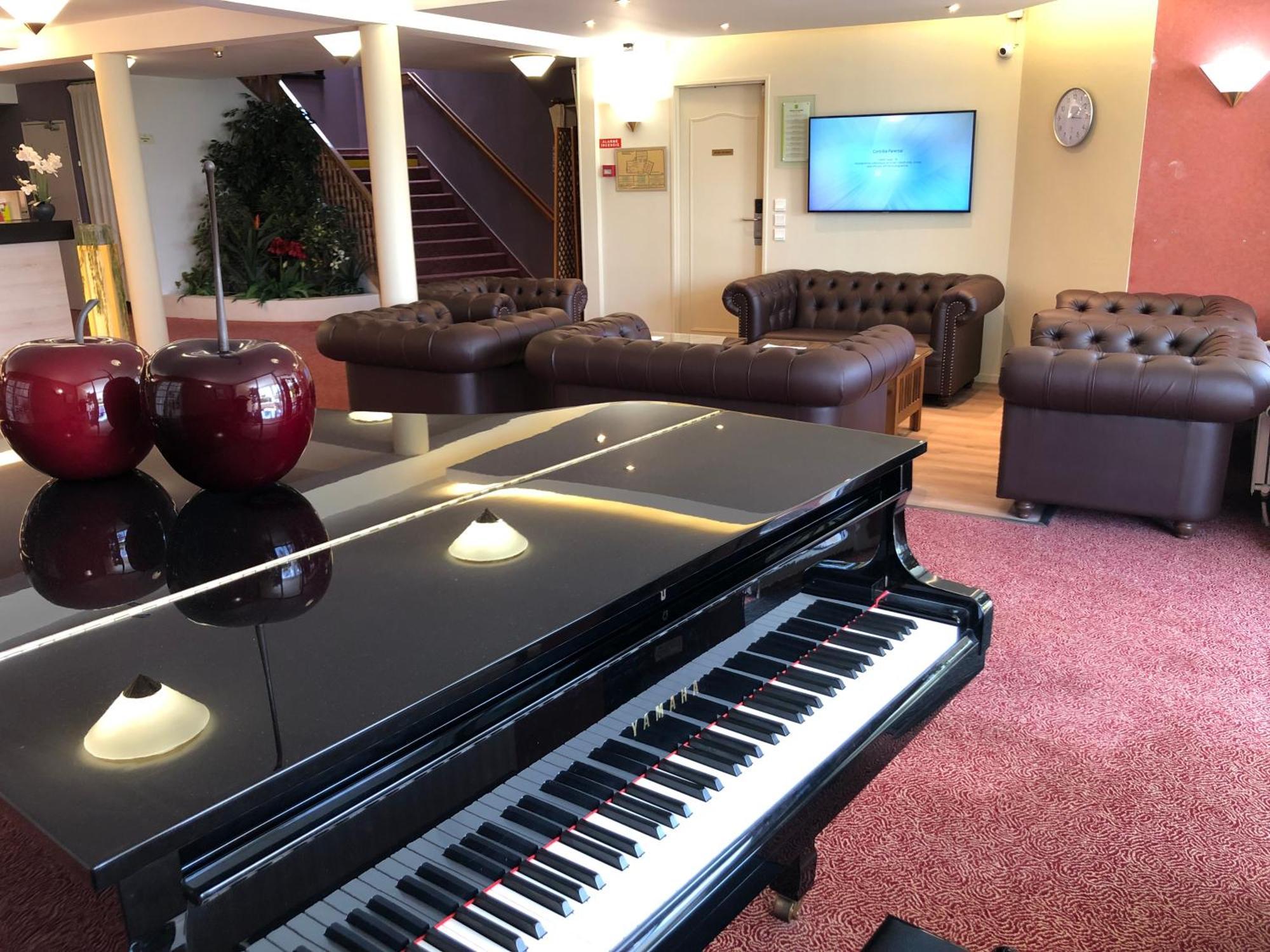 Hotel Altina Pacy-sur-Eure Екстериор снимка