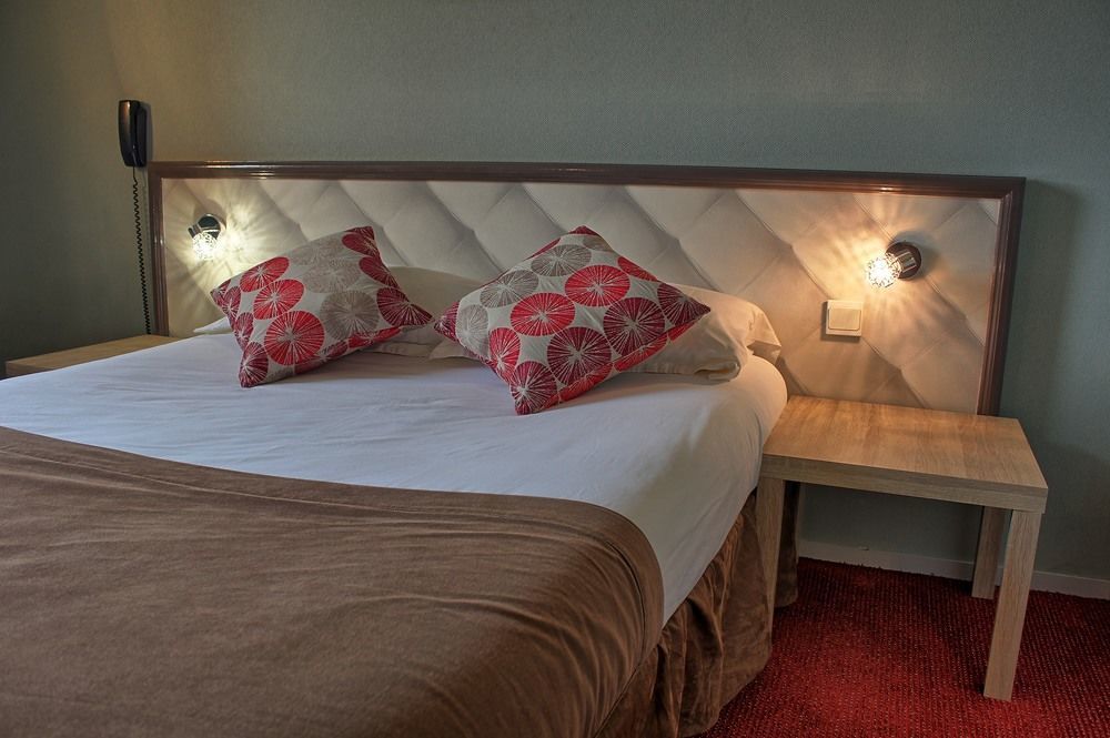 Hotel Altina Pacy-sur-Eure Екстериор снимка