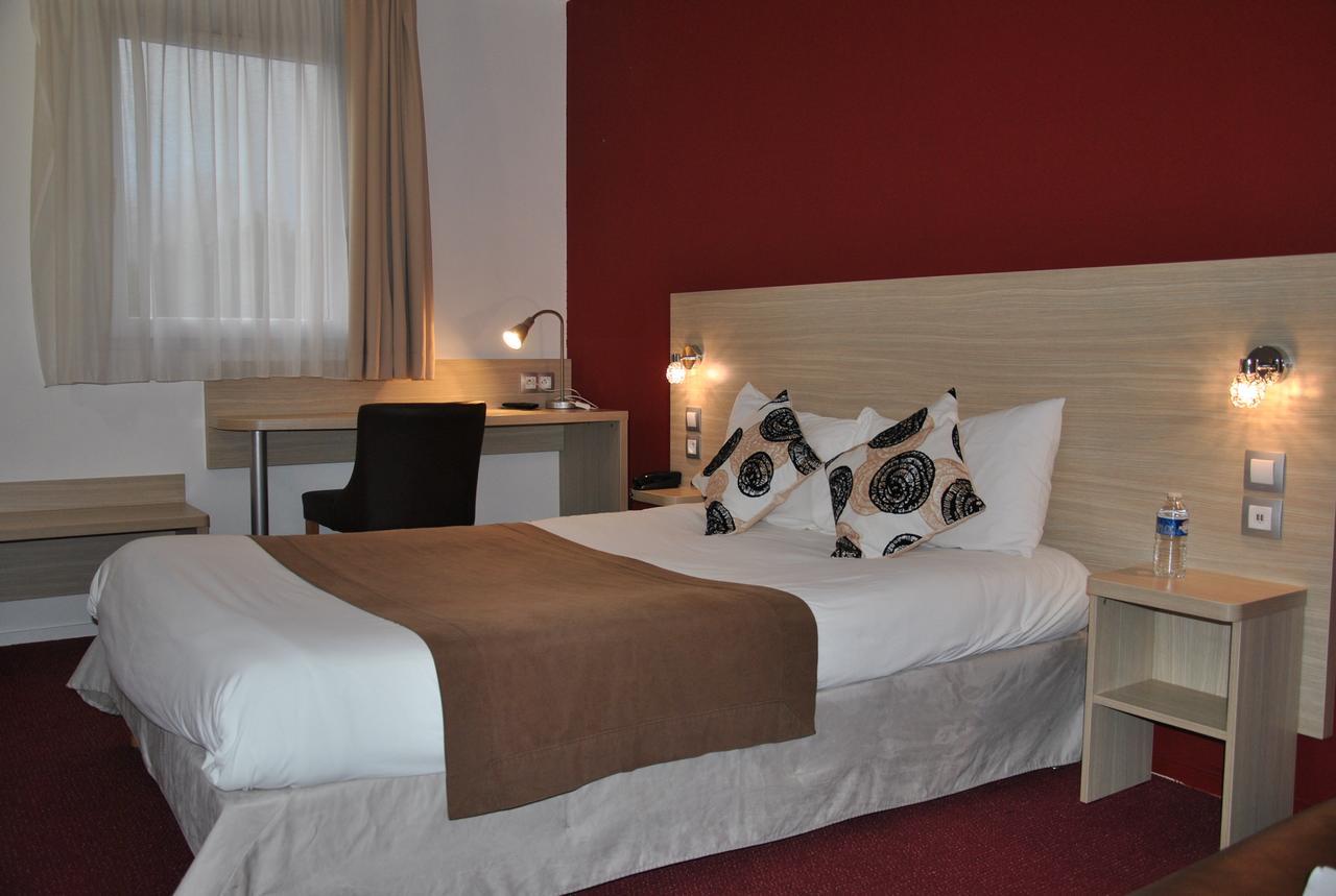 Hotel Altina Pacy-sur-Eure Екстериор снимка