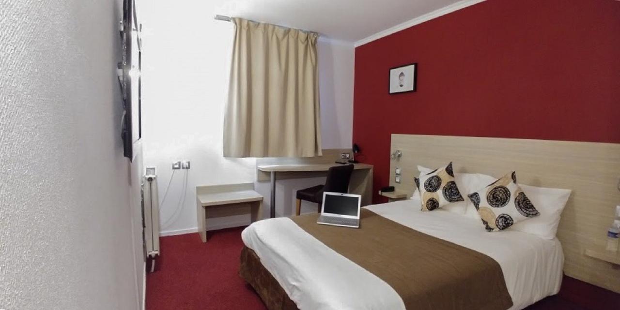 Hotel Altina Pacy-sur-Eure Екстериор снимка