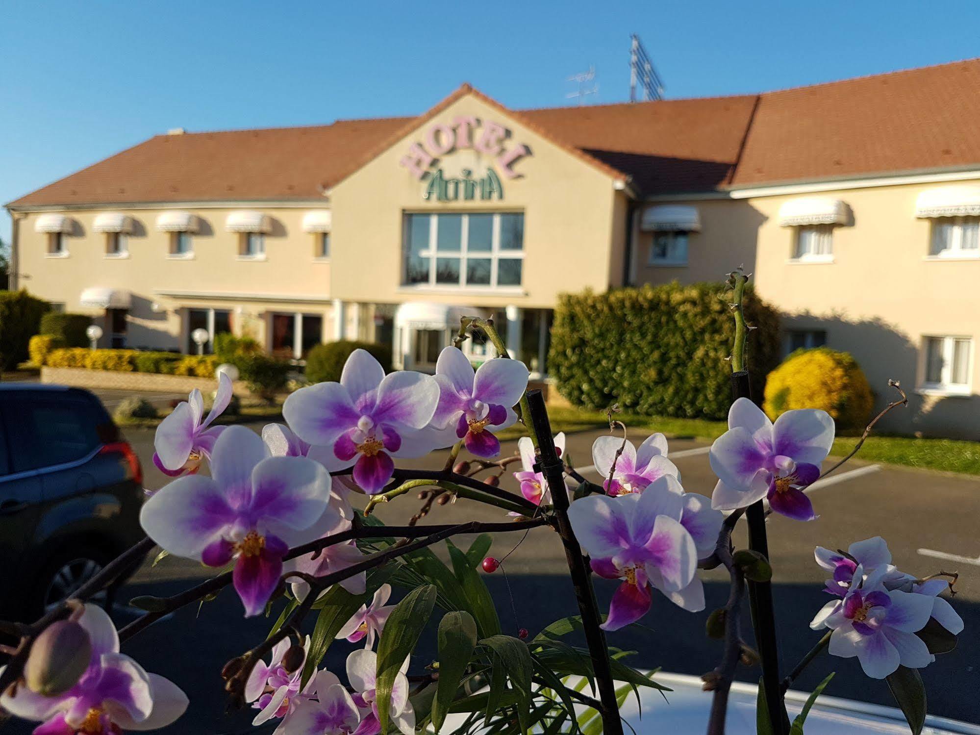 Hotel Altina Pacy-sur-Eure Екстериор снимка