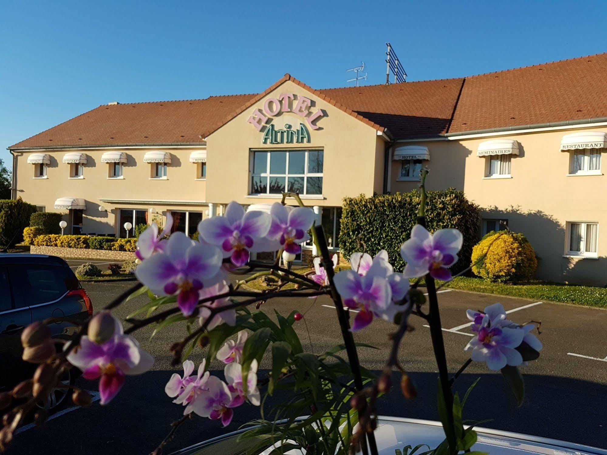 Hotel Altina Pacy-sur-Eure Екстериор снимка