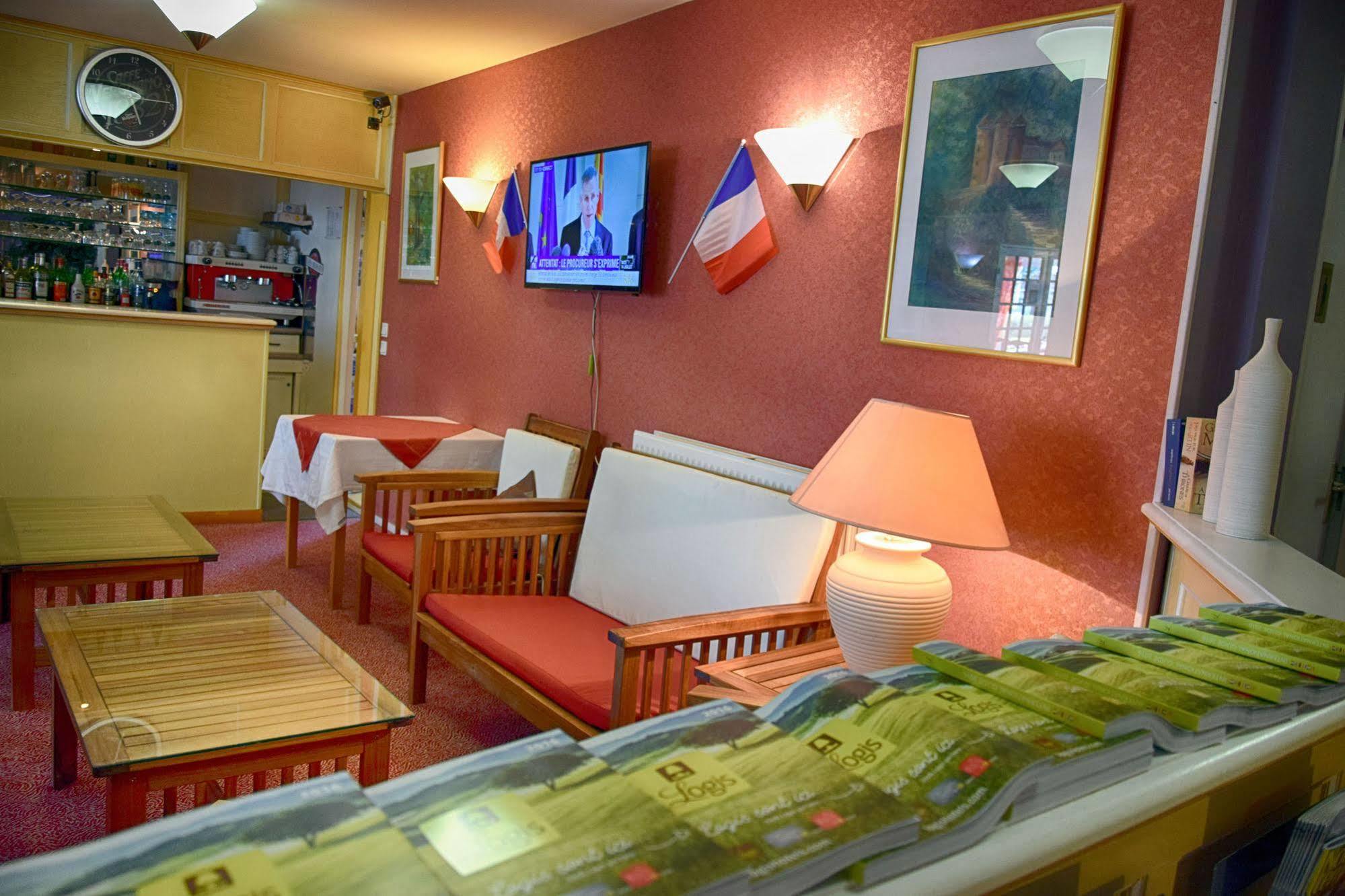 Hotel Altina Pacy-sur-Eure Екстериор снимка