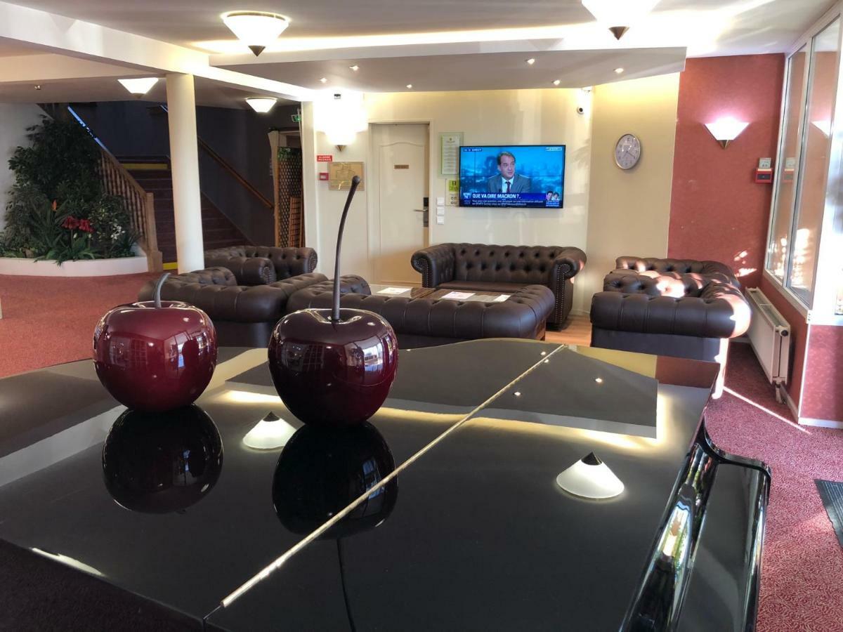 Hotel Altina Pacy-sur-Eure Екстериор снимка