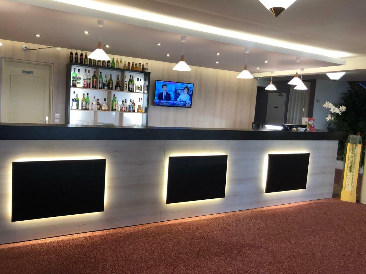 Hotel Altina Pacy-sur-Eure Екстериор снимка