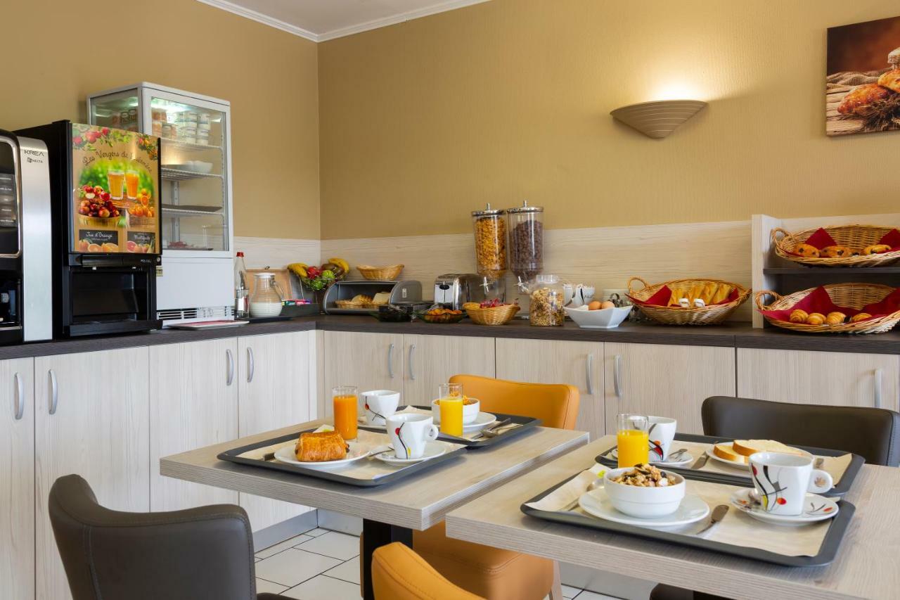Hotel Altina Pacy-sur-Eure Екстериор снимка