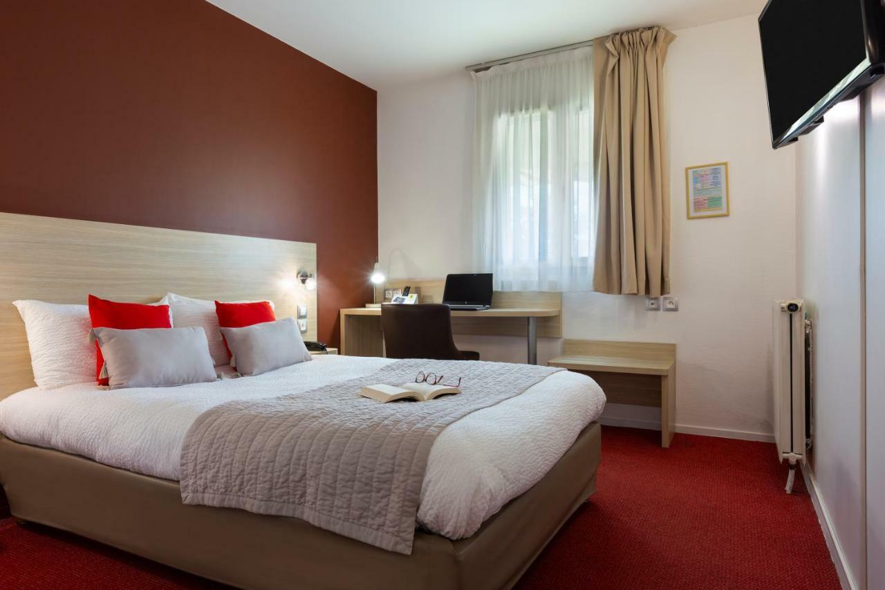 Hotel Altina Pacy-sur-Eure Екстериор снимка