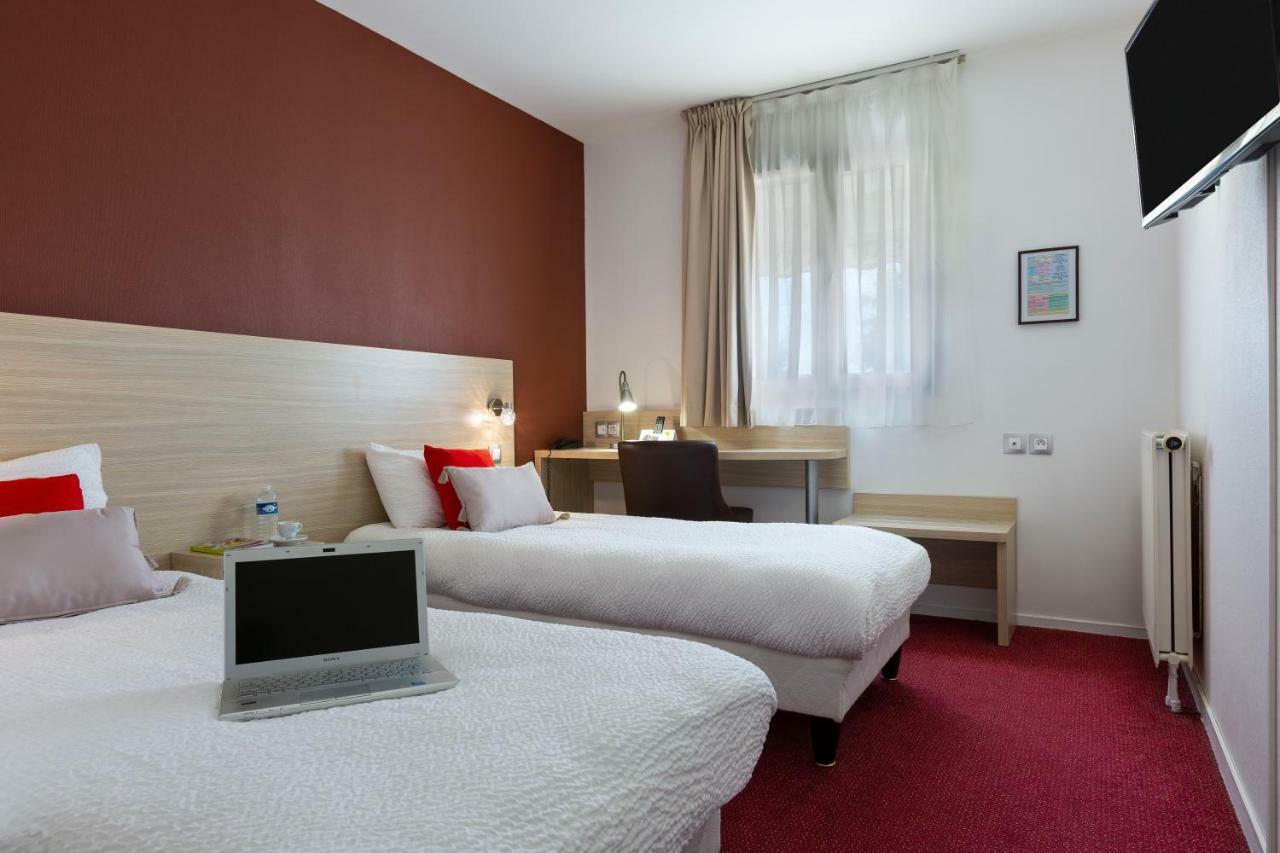 Hotel Altina Pacy-sur-Eure Екстериор снимка