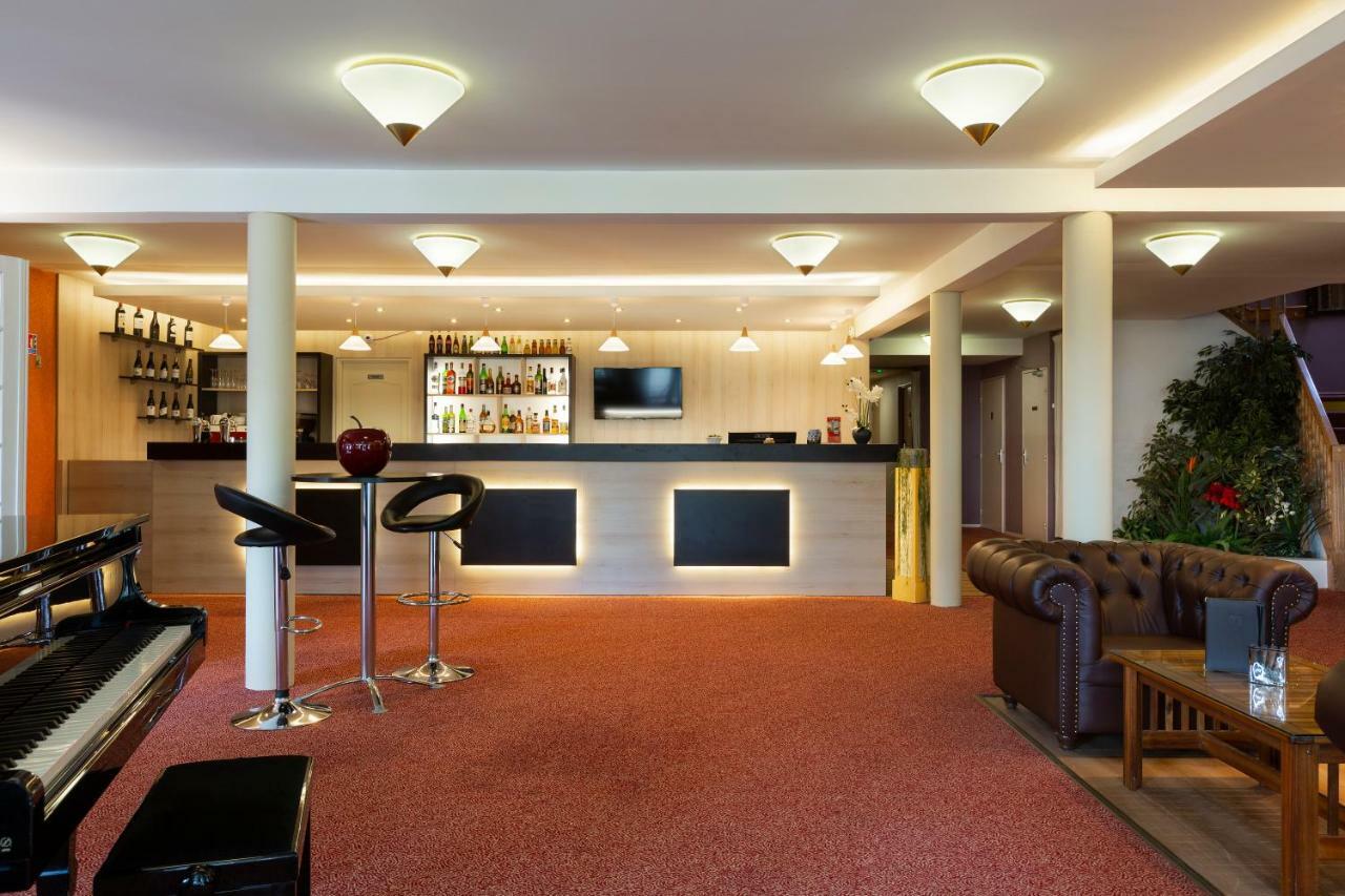 Hotel Altina Pacy-sur-Eure Екстериор снимка