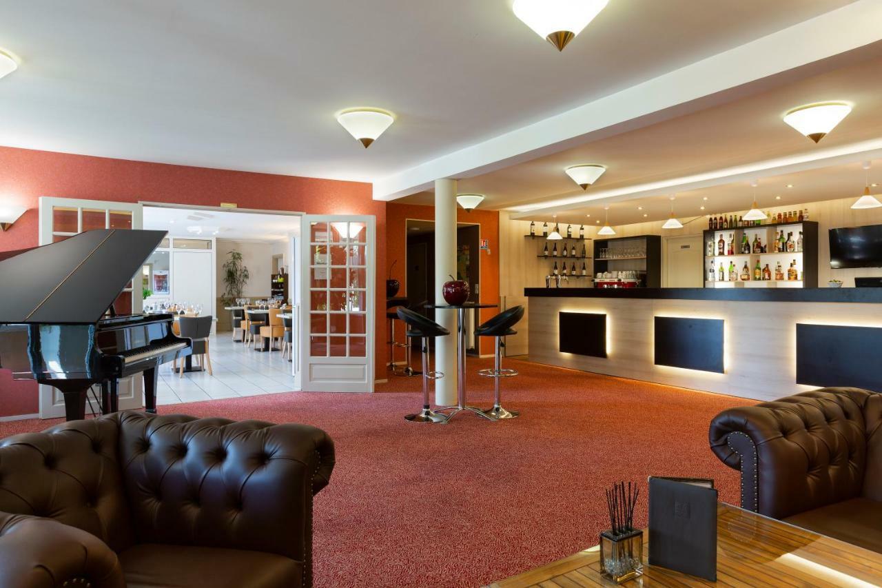 Hotel Altina Pacy-sur-Eure Екстериор снимка